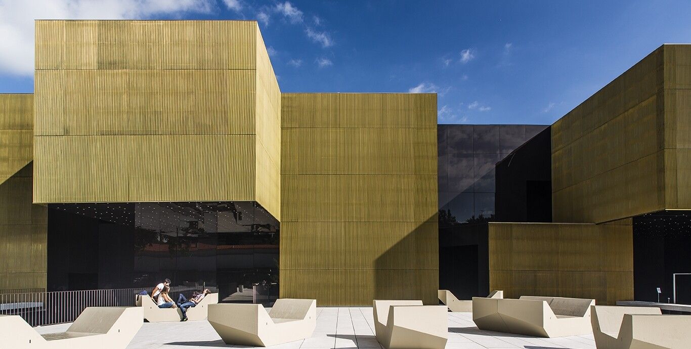 Centro Internacional das Artes José de Guimarães travel guide