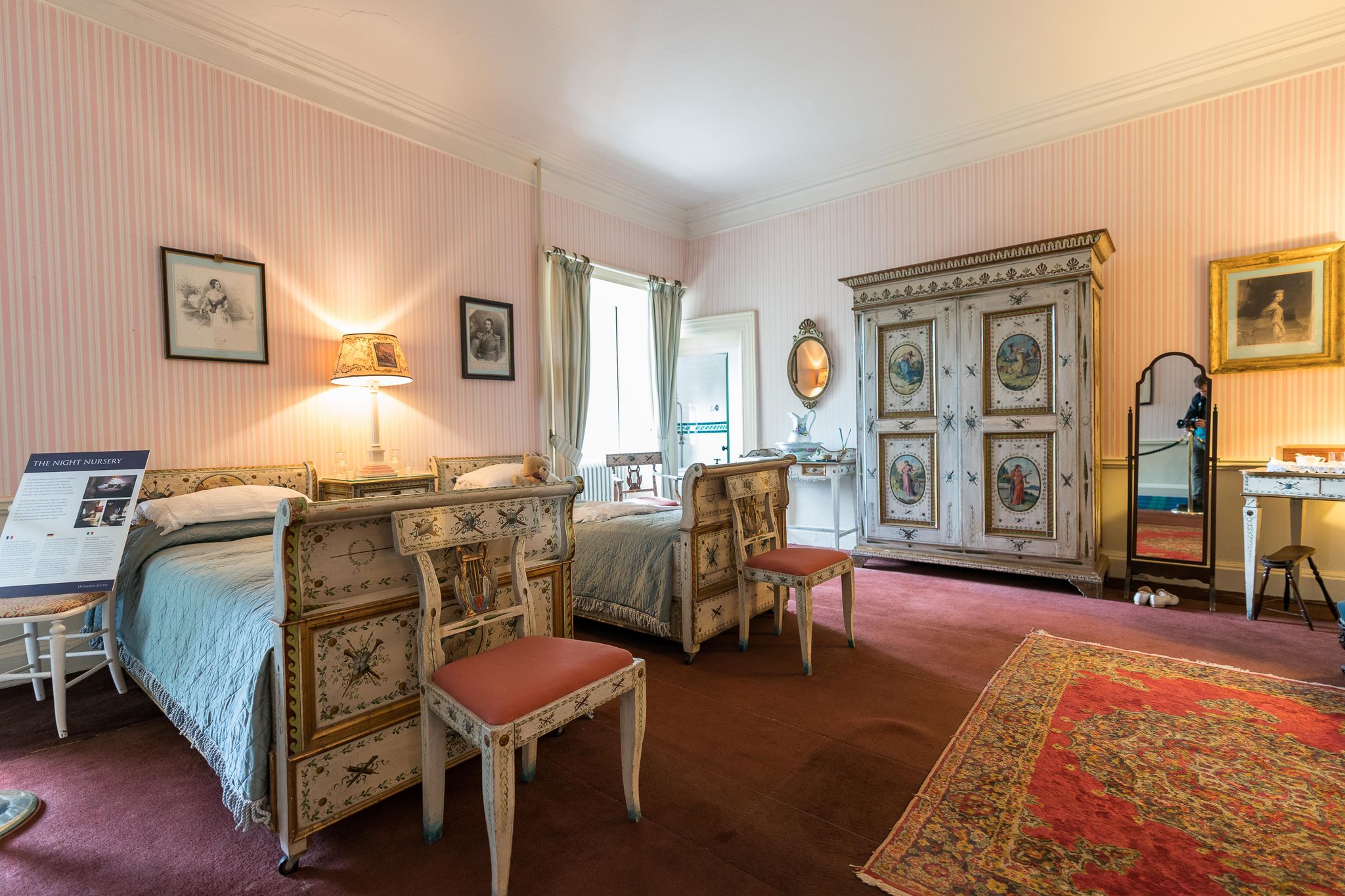 Dunrobin Casle interior. Bedroom.