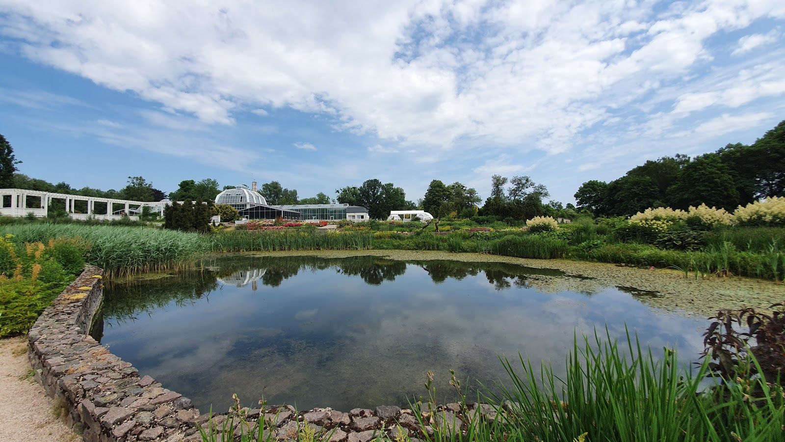 VDU Botanical garden travel guide