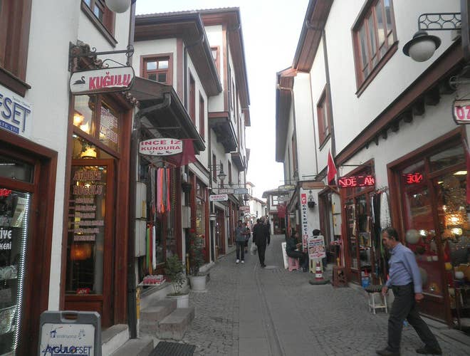 Old_Town_of_Ankara,_Turkey.jpg