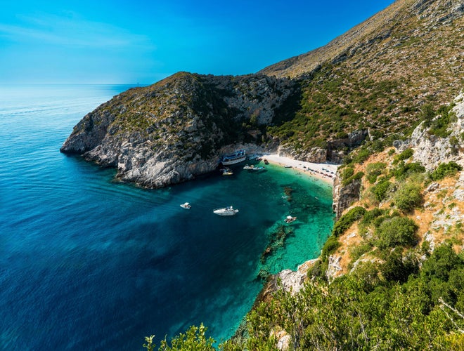 shutterstock_2582916789 (1).jpg