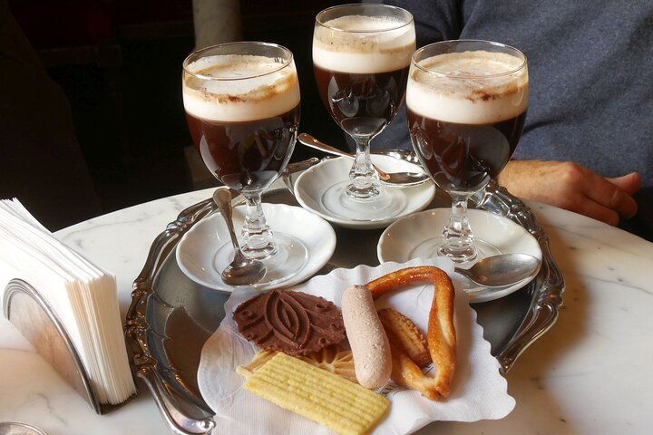 Turin Sweet & Chocolate Walking Food Tour by Do Eat Better