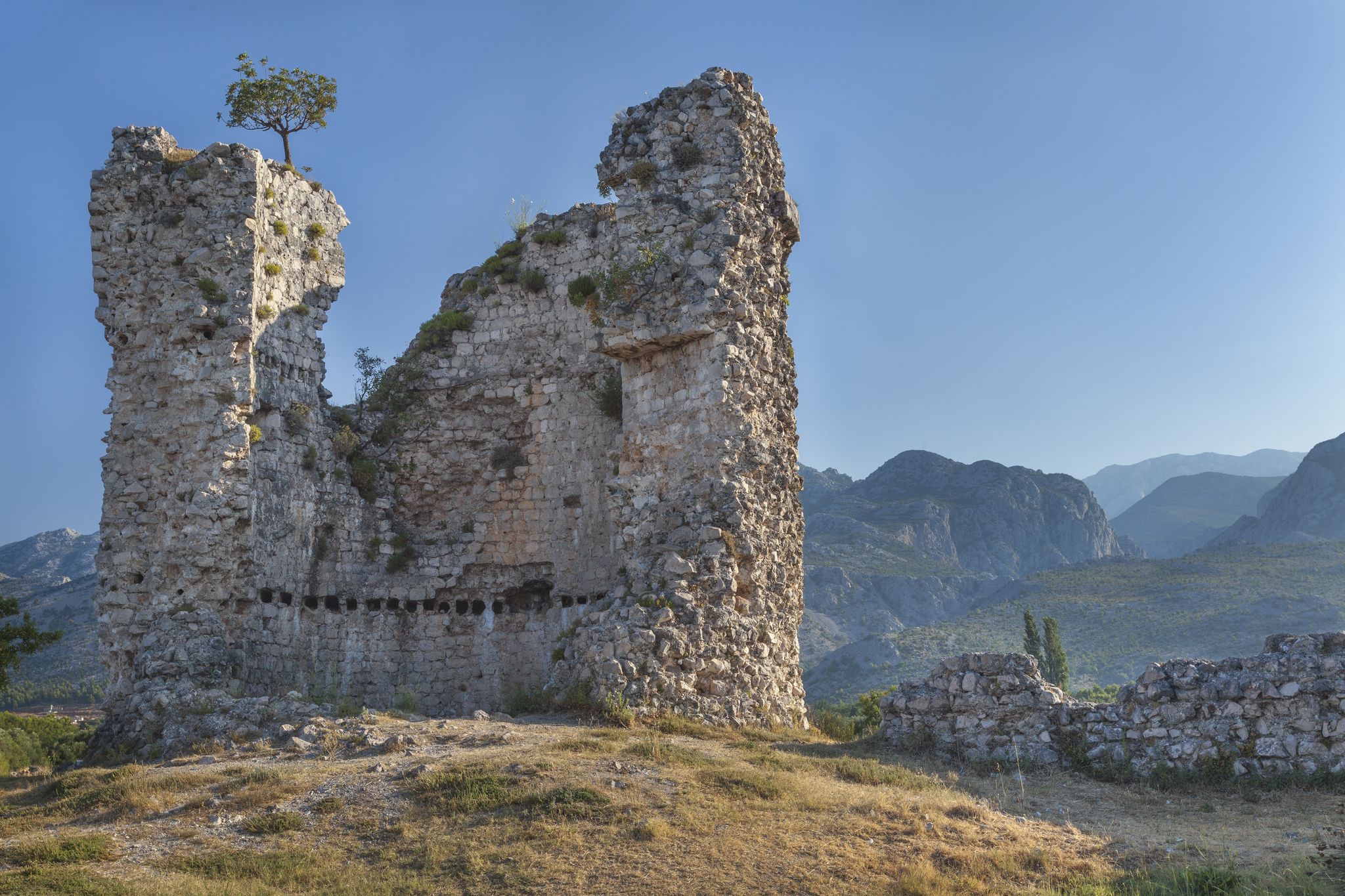 Photo of the remains of the ancient castle of Vecka kula, Croatia.