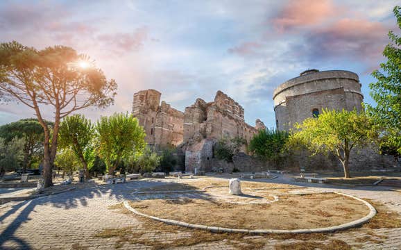 Viaggio on the road di 12 giorni in Turchia con partenza da Edremit, in direzione Sud a Bergama, Konak, Selçuk, Pamukkale, Fethiye e Muratpaşa