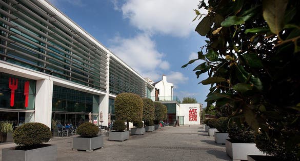 Photo of the Millennium Gallery is an art gallery and museum in the centre of Sheffield, England.