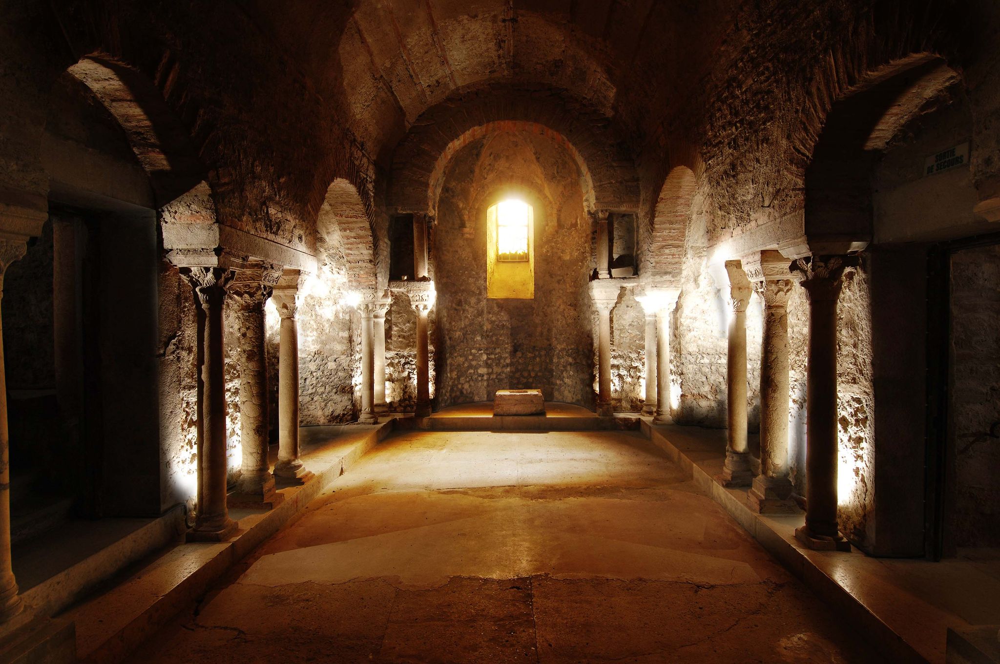 The Saint-Oyand crypt6th century