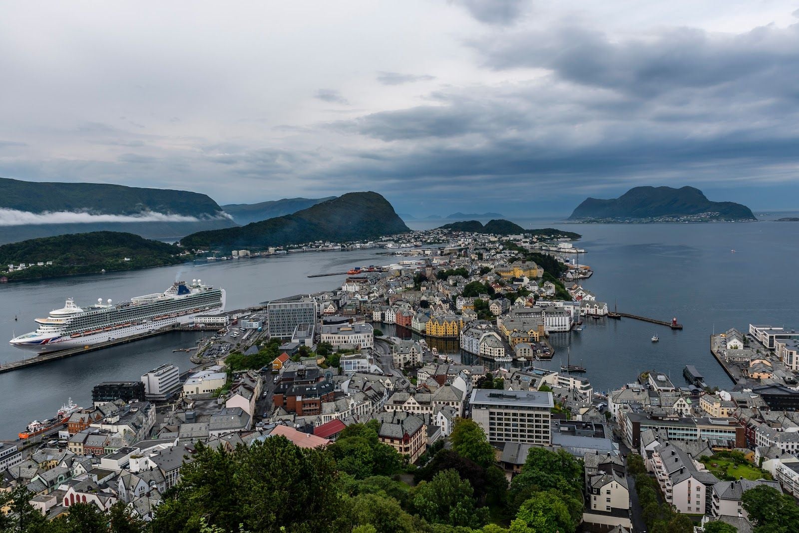 Kniven, Ålesund, Møre og Romsdal, Norway