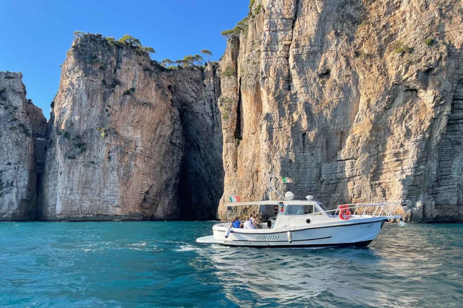 Gaeta: Guided Boat Tour of the Peninsula