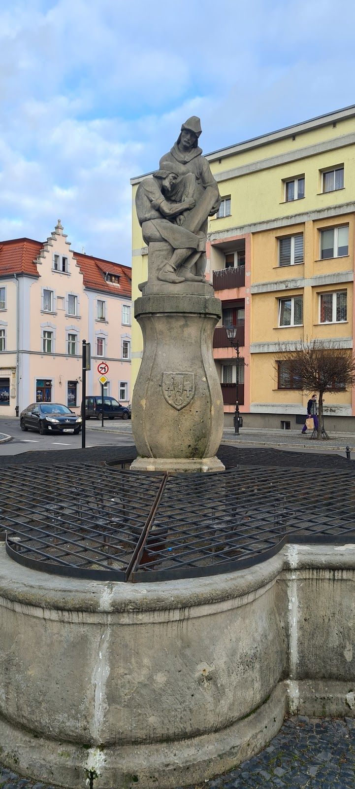 Fontanna Sukienników w Lwówku Śląskim, Stare Miasto, Lwówek Śląski, gmina Lwówek Śląski, Lwówek Śląski County, Lower Silesian Voivodeship, Poland