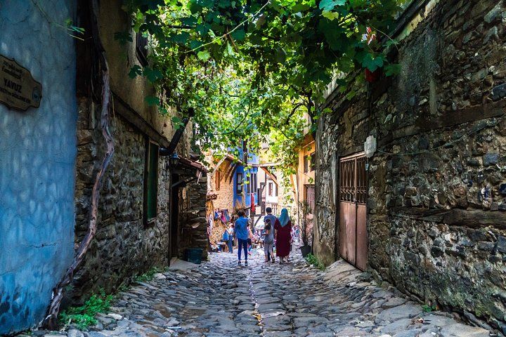 Bursa's Poetic Romance : Private Romantic Stroll Through the City