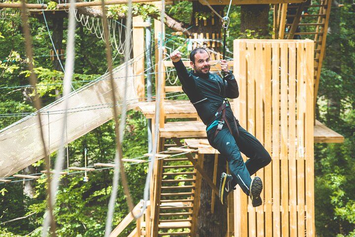 Guided treetop adventure course in the heart of Nantes
