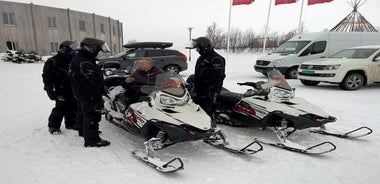Snowmobile safari in the mountain plateau of Finnmarksvidda