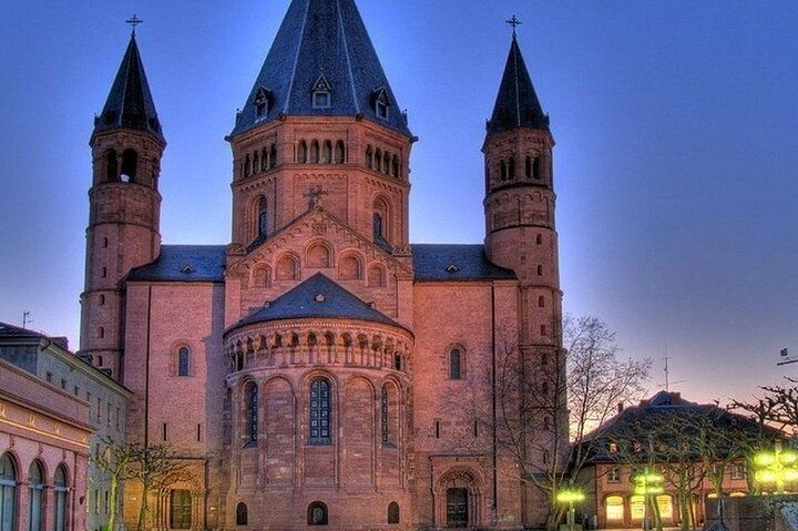 Evening walking tour of Mainz Rhine bank and Old Town