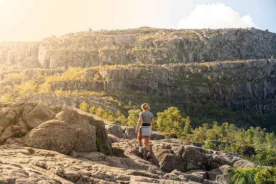 Mountains, Fjords and City: 3-Day All inclusive-Guided Tour