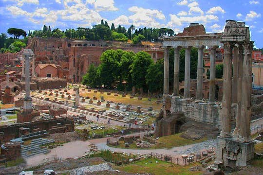 20+ Rome Sights Tour with Trevi Fountain & Enter The Colosseum 