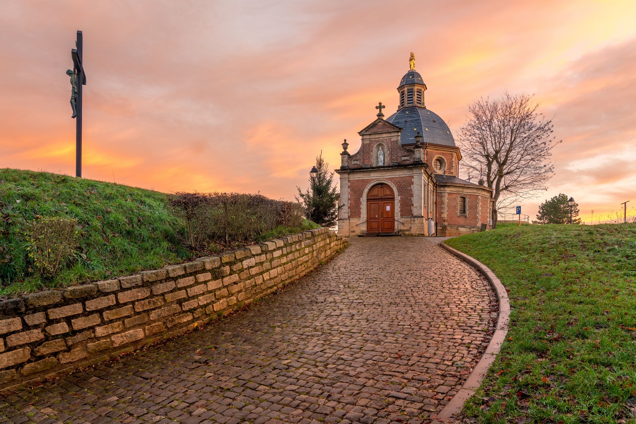 Photo of the famous Chapel of Our Lady of Oudenberg is a small pilgrimage chapel on top of the Oudenberg, a witness hill in the Belgian town of Geraardsbergen, in the Flemish Ardennes.