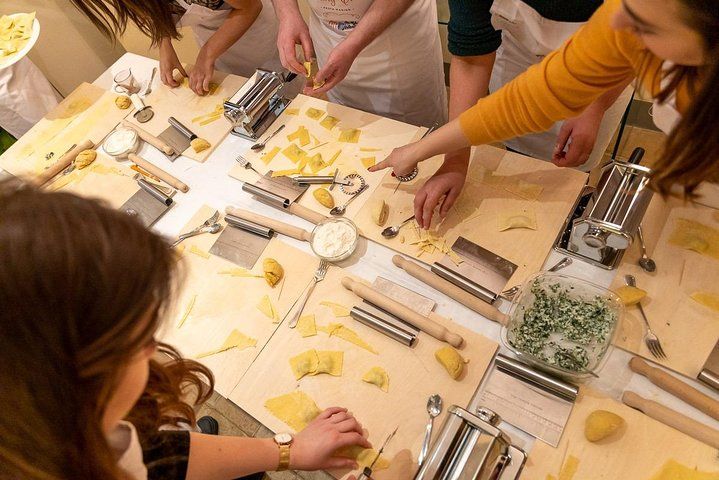 Small group Pasta and Tiramisu class in Pavia