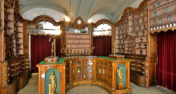 photo of Fekete Sas Patikamúzeum .