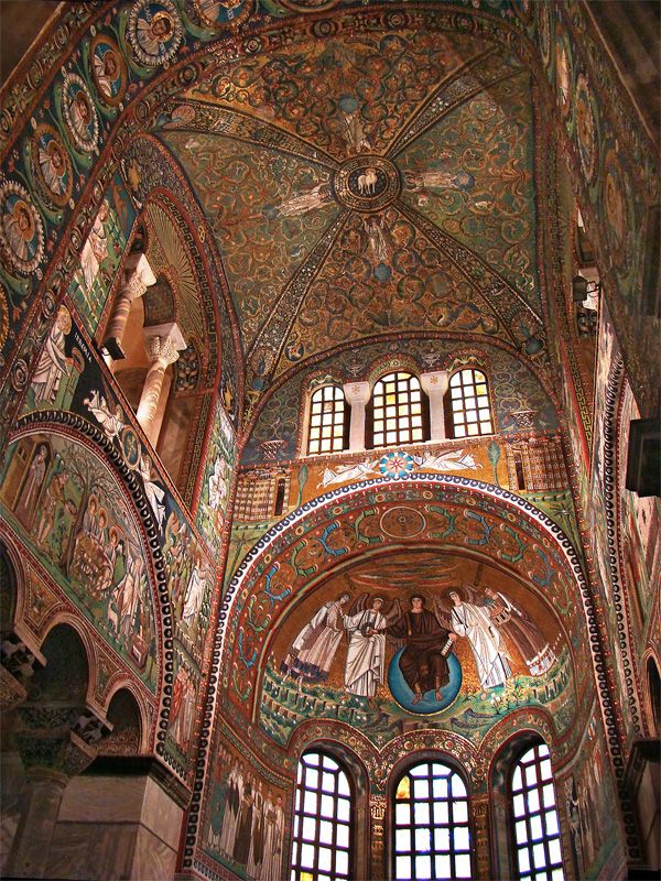 photo of view of the presbytery, Ravenna, Italy.