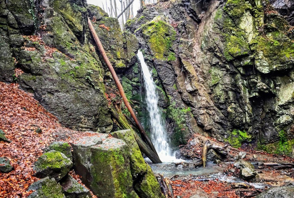 photo of Ilona-völgyi vízesés .