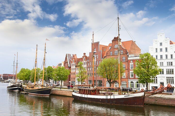 Lübeck Scavenger Hunt and Highlights Self-Guided Tour