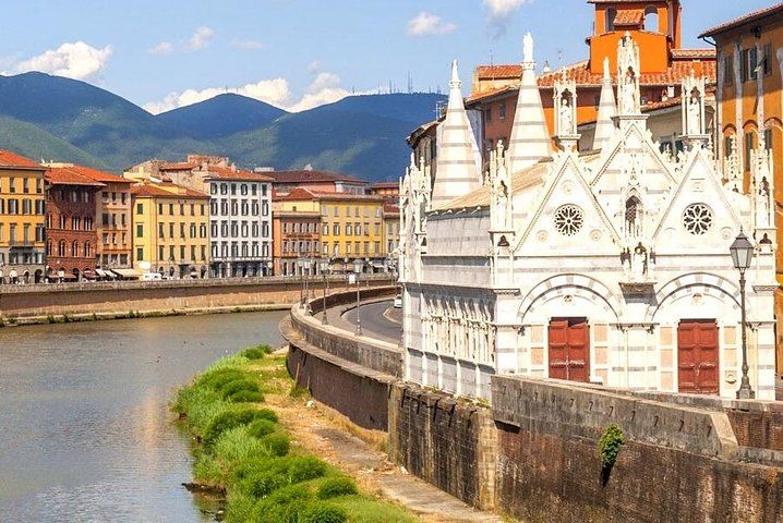 Pisa all inclusive: Baptistery, Cathedral and Leaning Tower guided tour