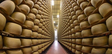 From Parma: Parmigiano Reggiano Farm Tour & Tasting with Transfer