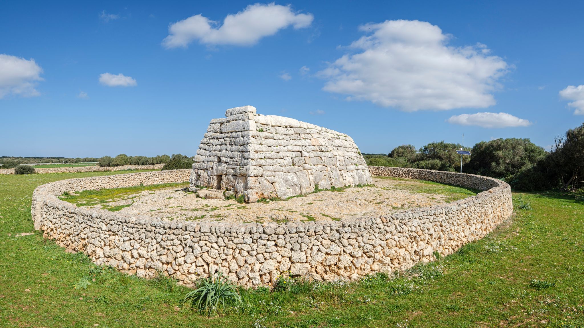Naveta des Tudons, prototalayotic, Ciutadella, Menorca, Balearic Islands, Spain