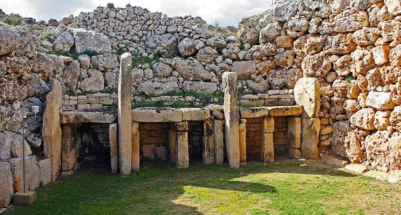 photo of Poulnabrone dolmen .
