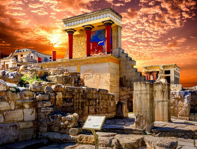 Knossos Palace.jpg