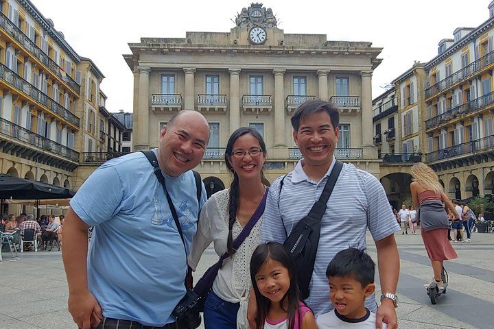 Explore San Sebastián’s History & Taste Its Flavors at Lunch