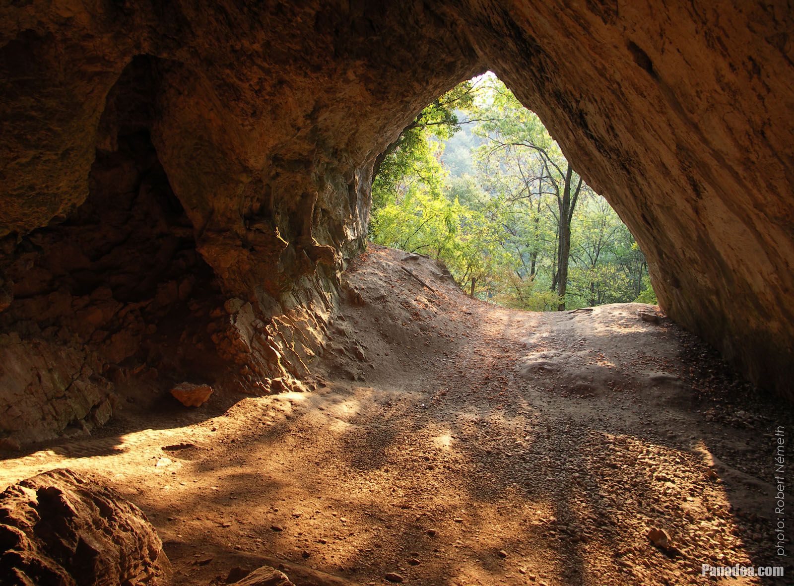 Istállós-kői Cave travel guide
