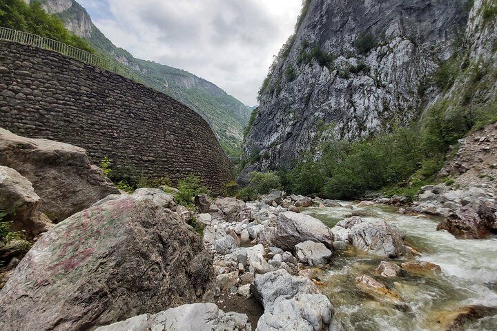 Тур по Пее, ущелье Руговы и водопады Дрини (комбинированный)