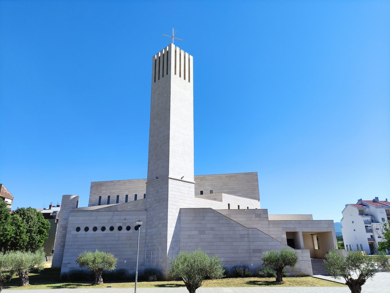 Church of Our Lady of the Great Croatian Baptismal Covenant in Knin travel guide