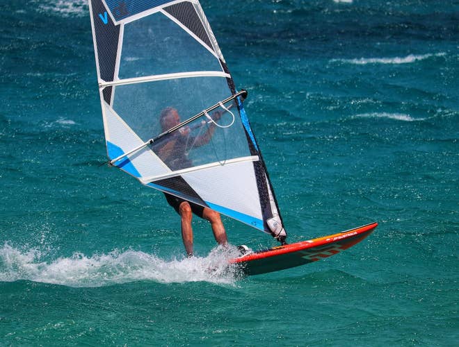 windsurfing-8674636_1920.jpg