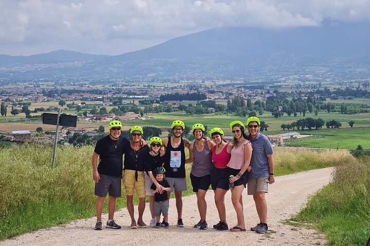 Umbria E-Bike & Wine Tour through Vineyards and Olive Groves