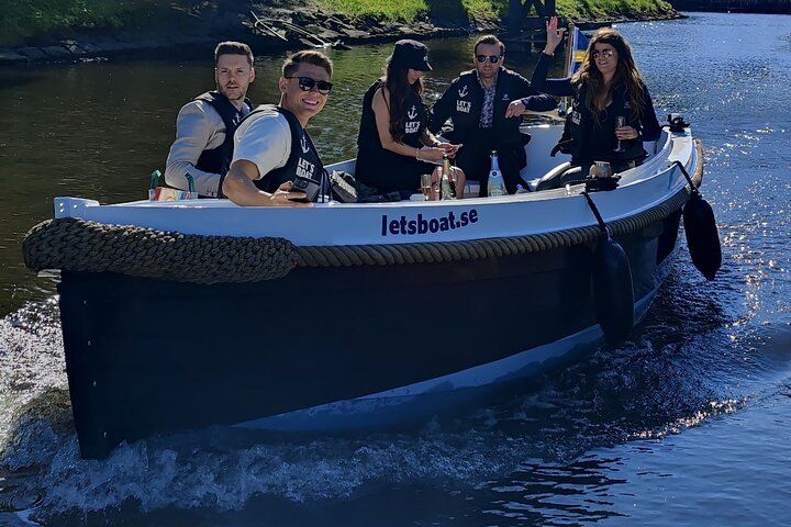 Self Drive Electric Boat in the Canals