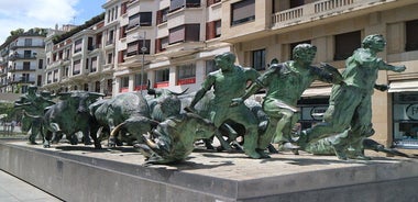 Pamplona Highlights Walking Tour with Coffee and Churros Break