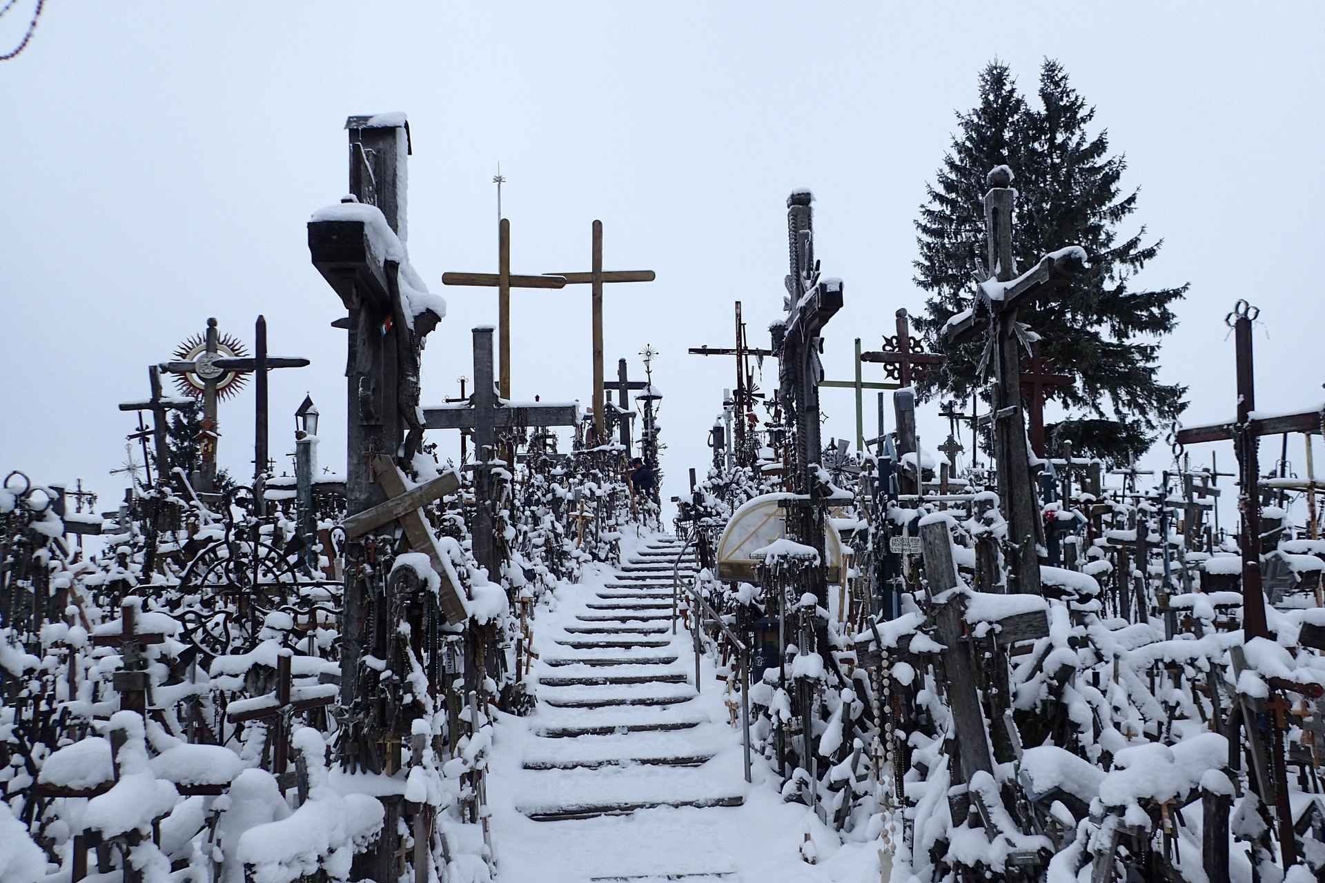 From Vilnius: Hill of Crosses and Siauliai Day Tour