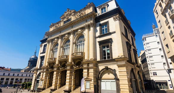 Photo of Opera house of Clermont-Ferrand during daytime.