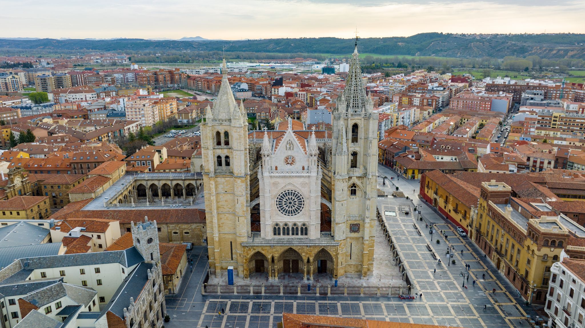 photo of aerial view of León Cathedra in Leon, Spain.