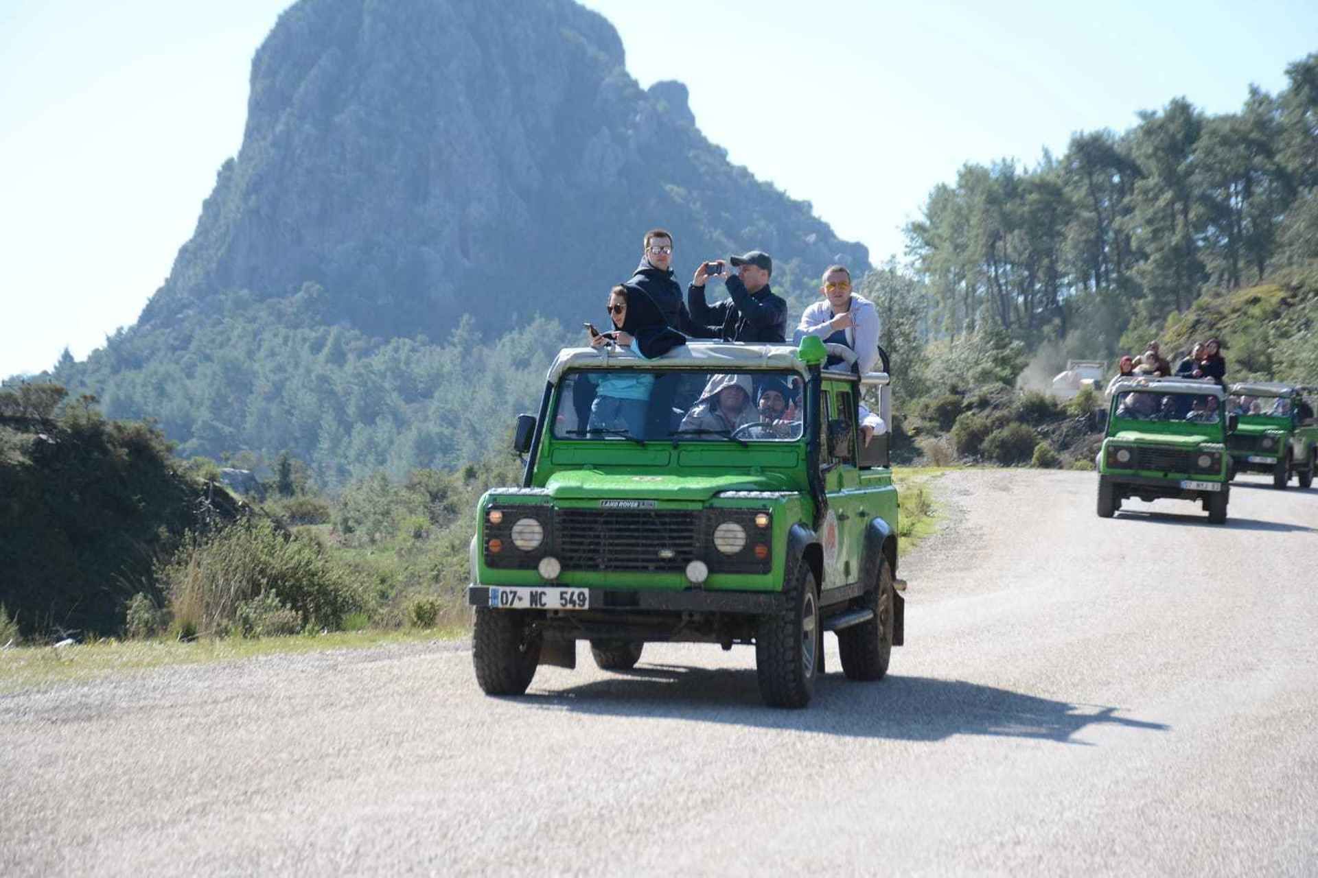 Alanya: Taurus Mountains Jeep Safari & Lunch at Dimcay River