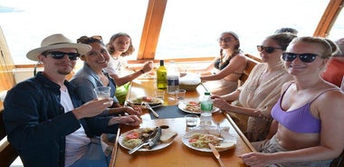 Dubrovnik:3 Islands Boat Tour with Lunch&drinks(FR,ES,EN)