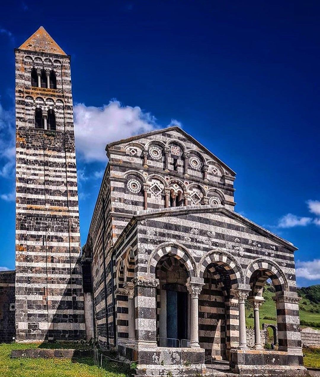 Church of the Holy Trinity Saccargia, Codronzanu/Codrongianos, Sassari, Sardinia, Italy