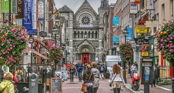 Shoppers and tourists at the famous Grafton Street Mall, DUBLIN, IRELAND.