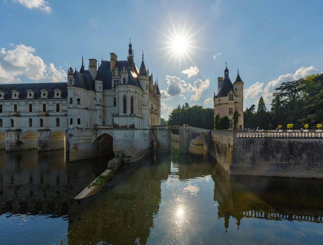 Château de Chenonceau under Bright Sunlight.jpg