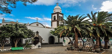 photo of landscape of Charco de San Gines in Arrecife, Lanzarote, Spain.