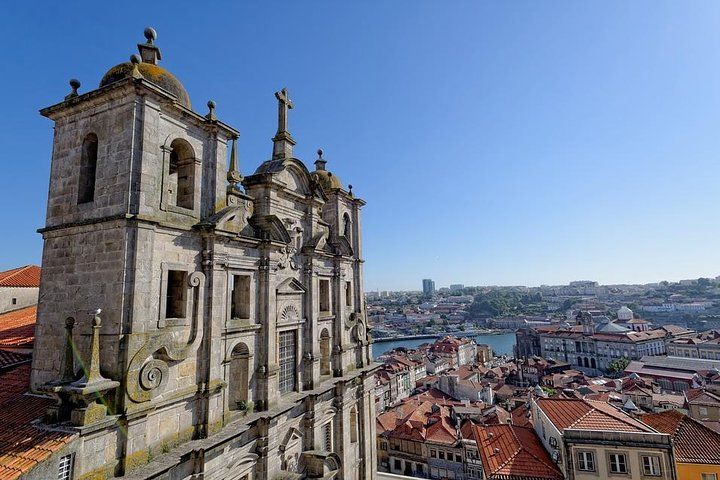 Arrival by Private Minivan from Porto Airport OPO to Porto City