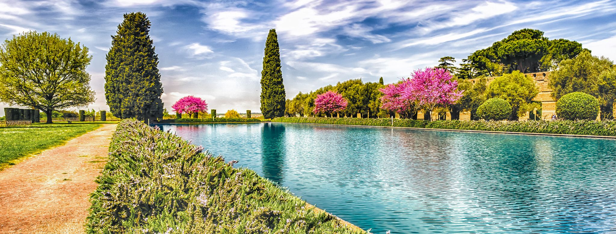 photo of Ancient Pool among the ruins of Villa Adriana (Hadrian's Villa), Tivoli, Italy.