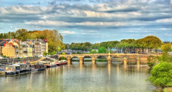 Photo of Pont de Verdun, a bridge across the Maine river in Angers, France